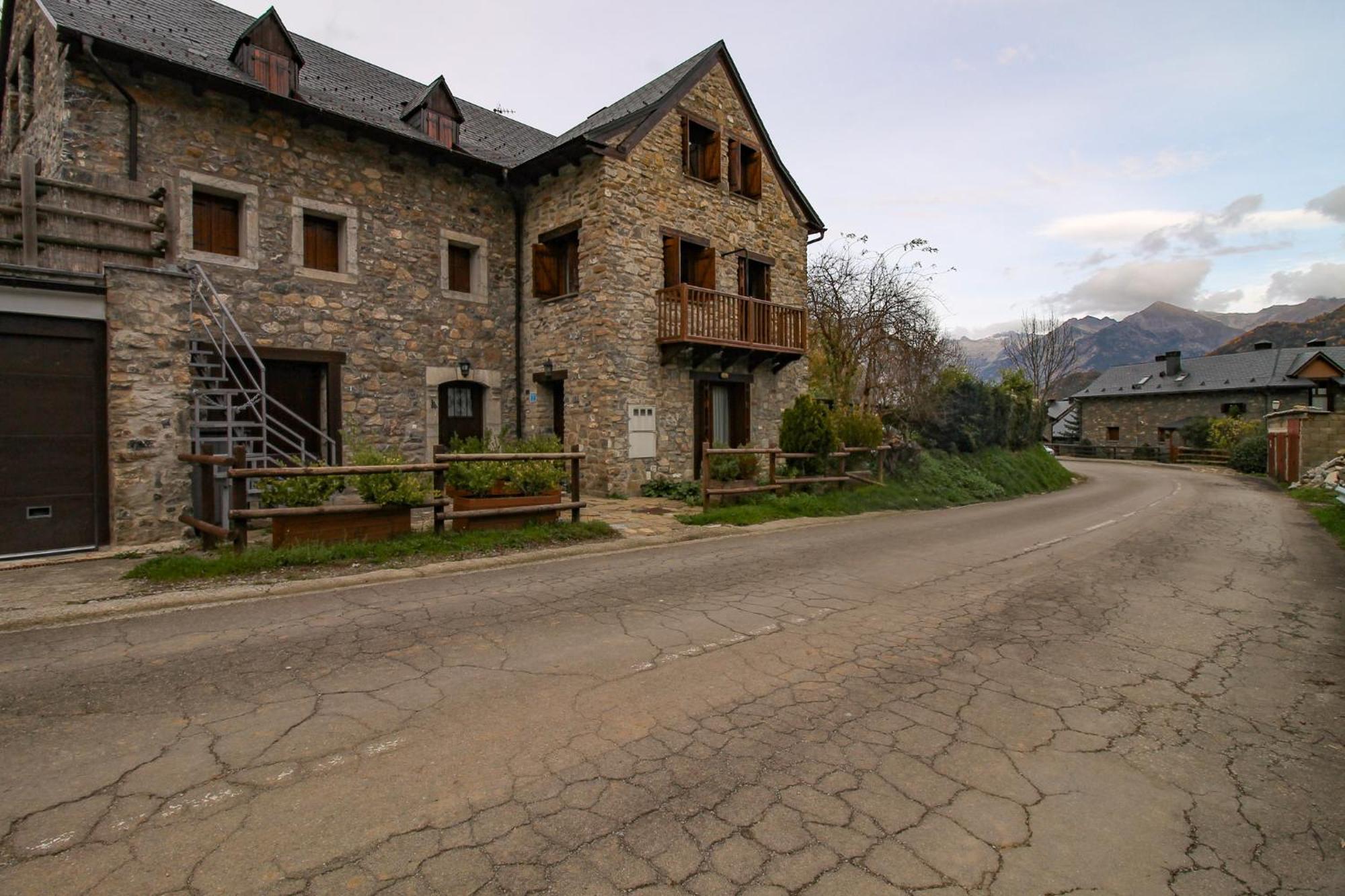 Cuniacha Villa Piedrafita de Jaca Exteriör bild